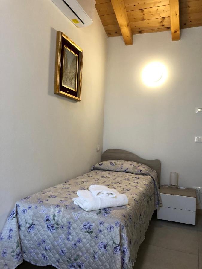La Casa Della Ada Hotel Castelnuovo del Garda Kültér fotó